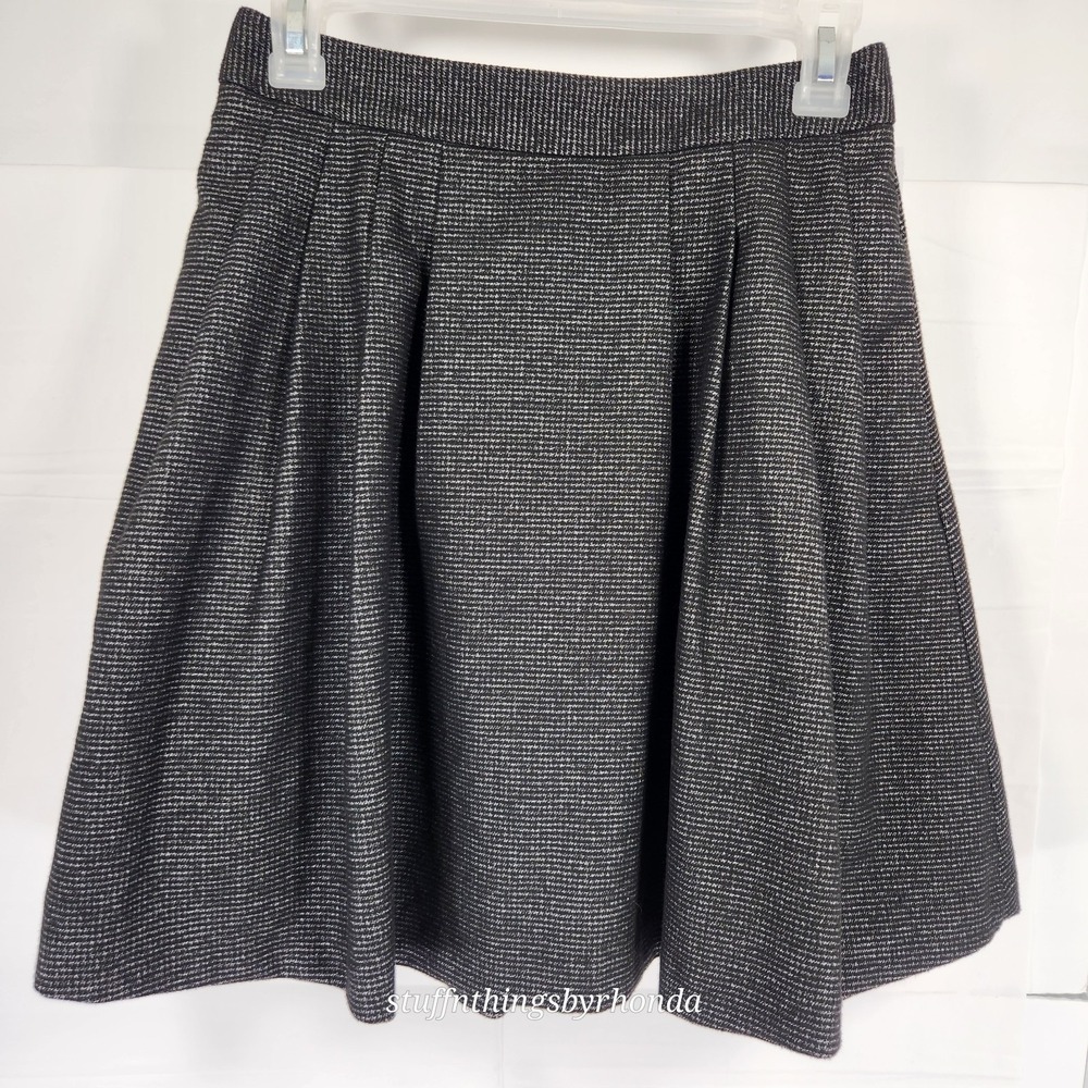 Banana Republic Black Pleated A-Line Tweed Style Mini Skirt Size 0 Invisible Zip